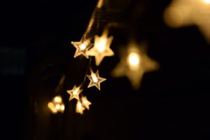 Lichterkette mit Sternen