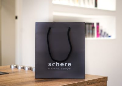 Geschenktüte von Schere Haardesign in Leipzig Südvorstadt