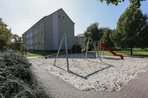 Spielplatz des Wohnobjekts der WOGETRA in der Seehausener Str. in Leipzig