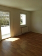Frisch sanierte 1-Raumwohnung mit Balkon und Dusche - Blick zur Küche (Beispiel)