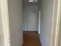 Senioren aufgepasst: 3 Zimmerwohnung mit rollstuhlgerechter Küche - Flur
