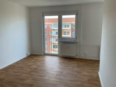 Frisch geweißte 1-Raumwohnung, Grünau-Mitte, Heilbronner Str. 17