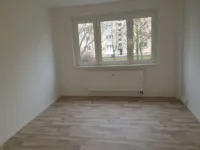 Frisch sanierte 2-Zimmerwohnung in Möckern - Bad mit ebenerdiger Dusche - Schlafzimmer (Beispiel)