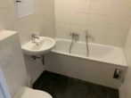 Frisch sanierte 2-Zimmerwohnung mit Balkon - Beispiel Bad