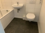 Große helle 3-Raumwohnung mit Wohnberechtigungsschein* - Bad mit Wanne