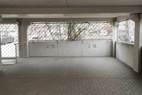 Überdachter Parkhausstellplatz, Grünau-Mitte, Breisgaustr. I -Parkhaus