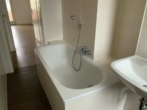Frisch sanierte 3-Raumwohnung mit Balkon - Bad mit Wanne (Beispiel)
