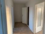 Frisch sanierte 3-Zimmerwohnung mit Balkon und großer Wohnküche - Flur