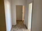 2-Raumwohnung mit Duschtasse und tollem Balkon - Flur