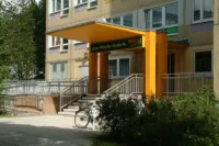 Senioren willkommen: 2-Raumwohnung mit Fahrstuhl und ebenerdiger Dusche - Aussenansicht