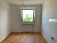 Umgebaute 2-Zimmerwohnung mit Abstellraum und großer Küche - Küche