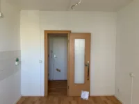 Umgebaute 2-Zimmerwohnung mit Abstellraum und großer Küche - Küche