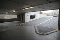 unüberdachter Stellplatz im Parkhaus - Parkhaus Innen