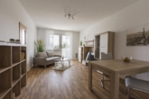 Ohne Parkplatzsorgen wohnen – 3-Raumwohnung Mitten in Grünau - Wohnzimmer (Beispiel)