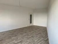 Nur mit Wohnberechtigungsschein: großzügig geschnittene 2-Raumwohnung - Wohnzimmer