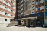 1-Raumwohnung mit Aufzug, Duschtasse und Balkon - Außenansicht