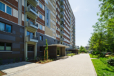 1-Raumwohnung mit Aufzug, Duschtasse und Balkon - Außenansicht