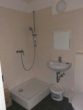 1-Raumwohnung mit Aufzug, Duschtasse und Balkon - Bad mit Dusche