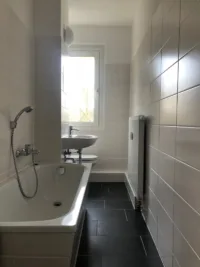 Frisch sanierte 1-Zimmerwohnung in Möckern - Bad mit Wanne (Beispiel)