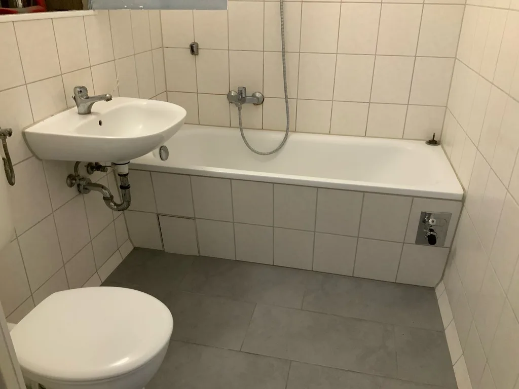 Studenten und Azubis aufgepasst: 1-Raumwohnung in Grünau – Mitte - Photo 1