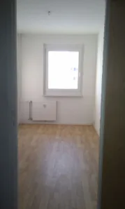 Familien aufgepasst: Frisch geweißte 4-Zimmerwohnung mit Aufzug und Balkon - Kinderzimmer