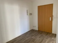 Großzügige 2-Zimmerwohung mit Aufzug in Zentrumsnähe sucht neue Mieter! - Flur
