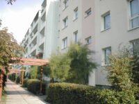 Senioren aufgepasst: 1-Raumwohnung mit Dusche, Balkon und separater Küche - Aussenansicht